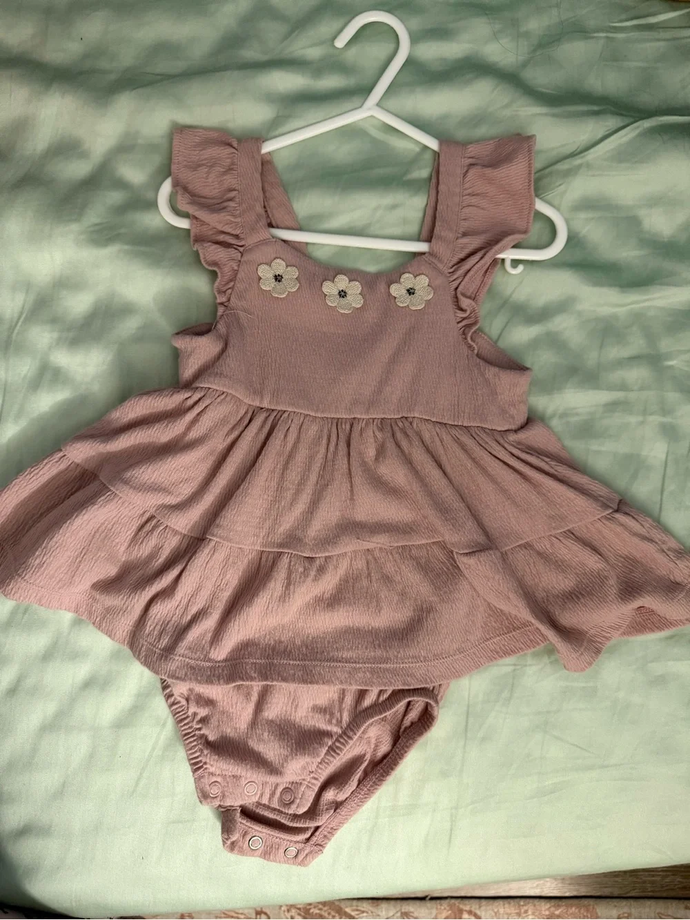 Carter’s girls bundle 24 months